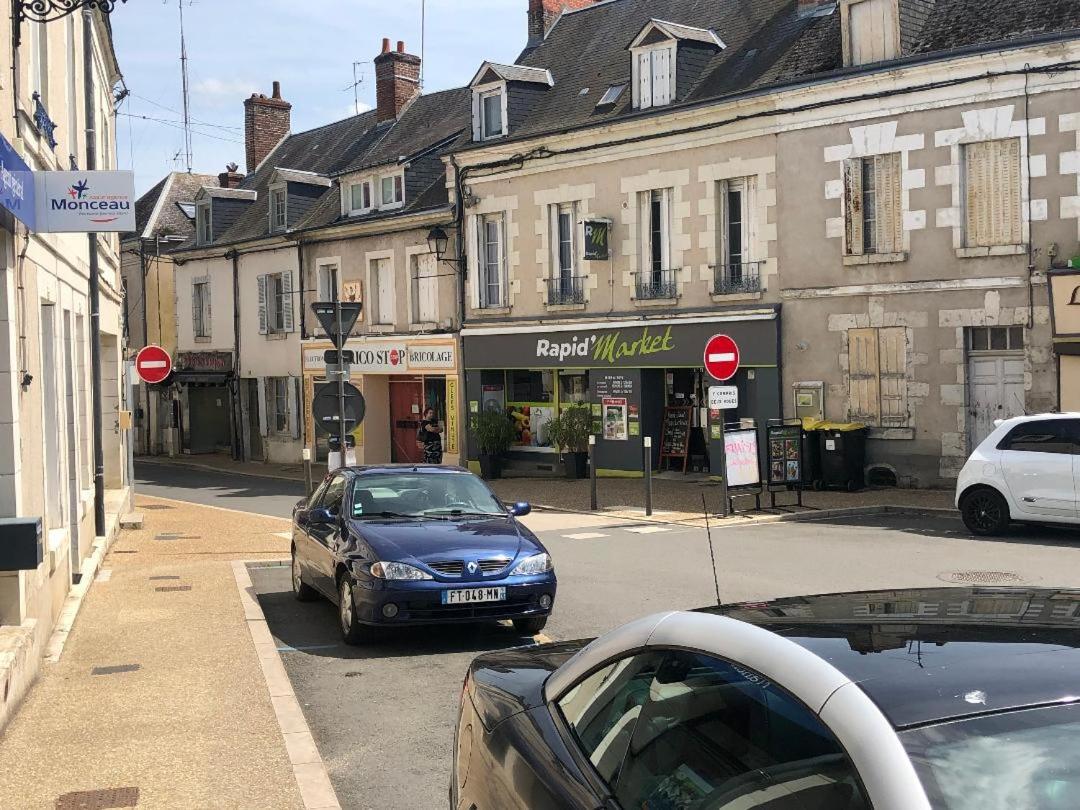 Le Clos Fleuri - Chambres D'Hotes オンザン エクステリア 写真